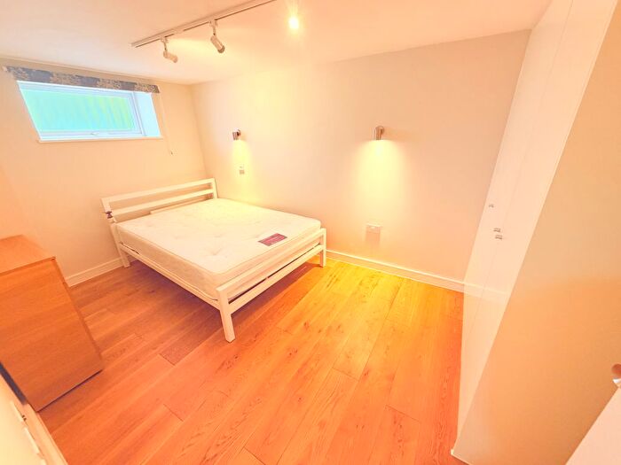 2 Bedroom Flat To Rent In Pembroke Road, London, N10