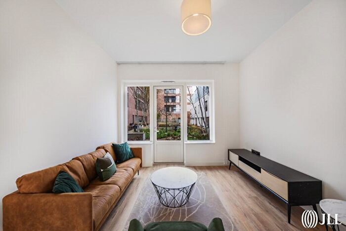 2 Bedroom Flat To Rent In Zinc Street Sugar House Island, E15