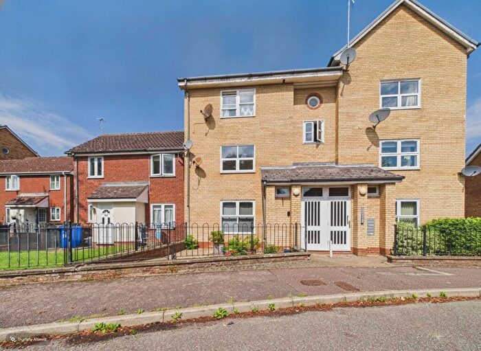 2 Bedroom Flat For Sale In Denham Close, Bury St. Edmunds, IP33