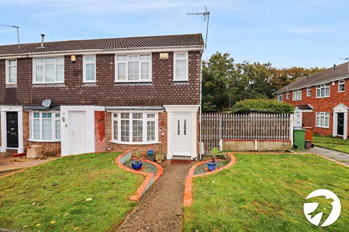 2 Bedroom End Terrace House For Sale In Treetops Close, London, SE2