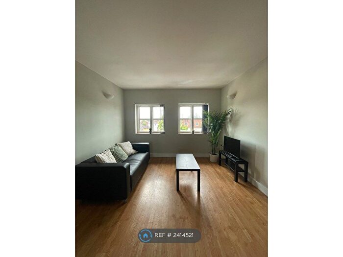 2 Bedroom Flat To Rent In Park Road, Ormskirk, L39