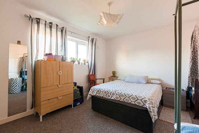 2 Bedroom Maisonette To Rent In Pitfield Street, Hoxton, London, N1