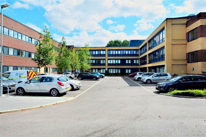 1 Bedroom Flat To Rent In Home Park Mill Link, Kings Langley, WD4