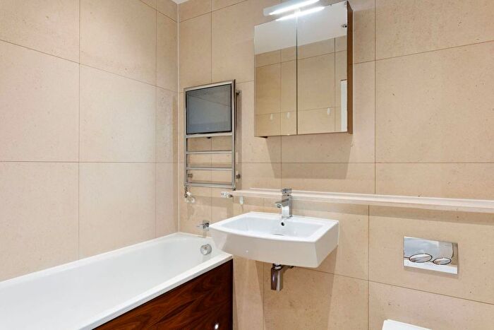 1 Bedroom Flat To Rent In Mount Harry Road, Sevenoaks, TN13