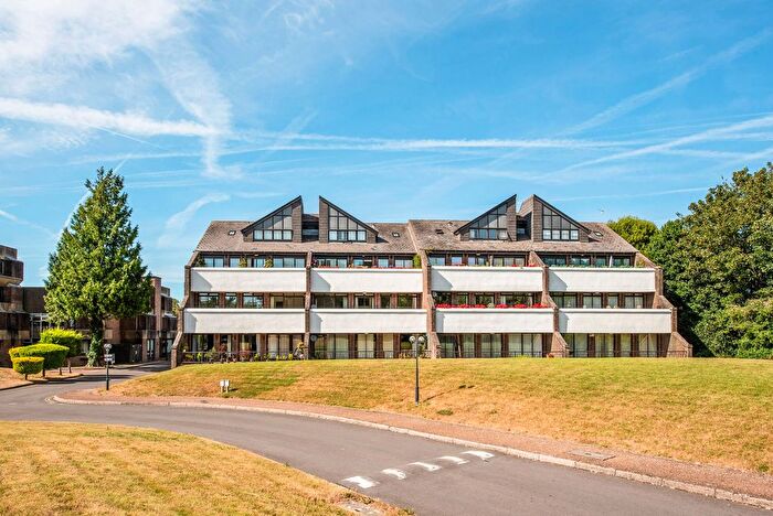 3 Bedroom Flat For Sale In Tollhouse Close, Chichester, PO19