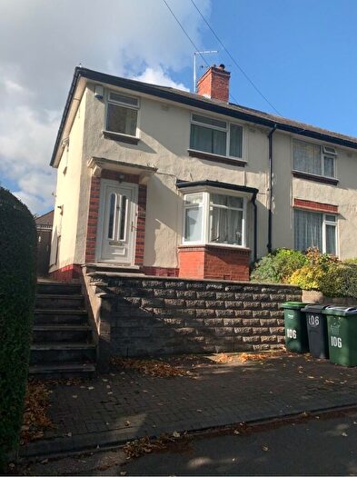 3 Bedroom Semi Detached House For Sale In Astbury Avenue, Bearwood, Birmingham, B67