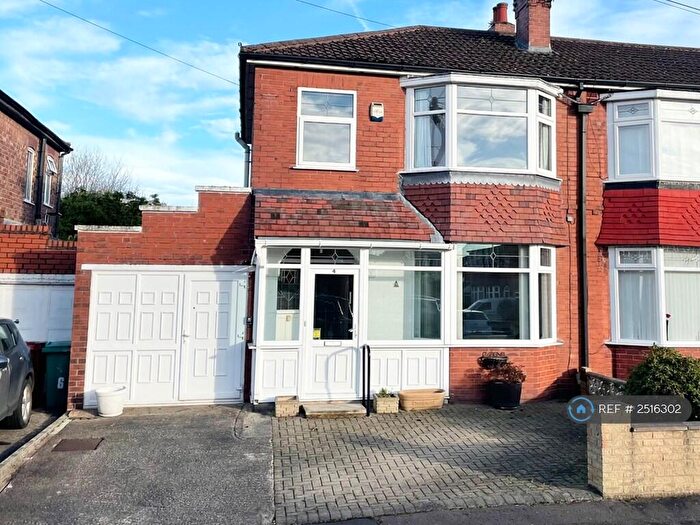 3 Bedroom Semi-Detached House To Rent In Elford Grove, Manchester, M18