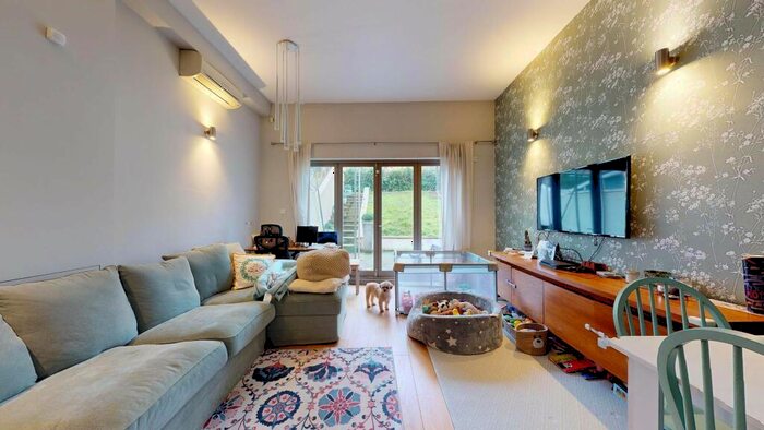 2 Bedroom Flat To Rent In Parkhill Road, NW3