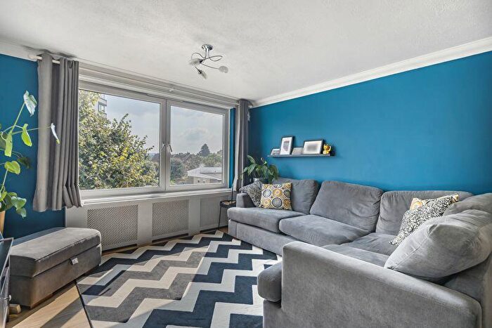 1 Bedroom Flat To Rent In Bramley Hill, South Croydon, CR2