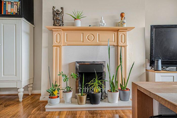 2 Bedroom Semi-Detached House For Sale In Kingsground, Eltham, London, SE9