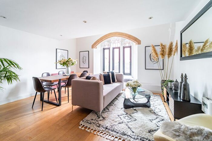 3 Bedroom Flat For Sale In Mayfield Road, Crouch End, N8