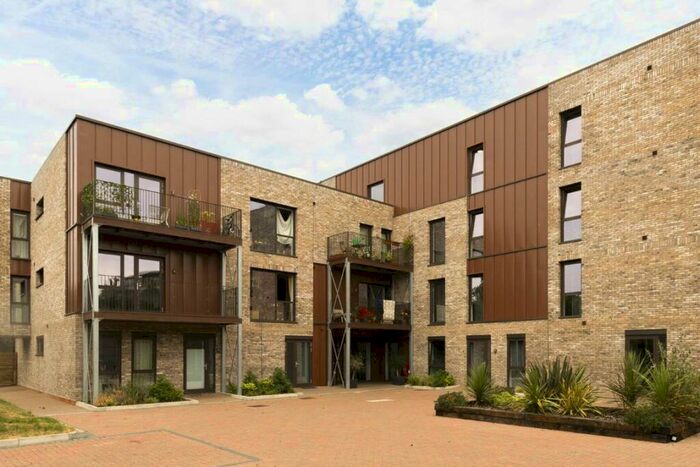 2 Bedroom Flat To Rent In Navarino Grove, London Fields, E8