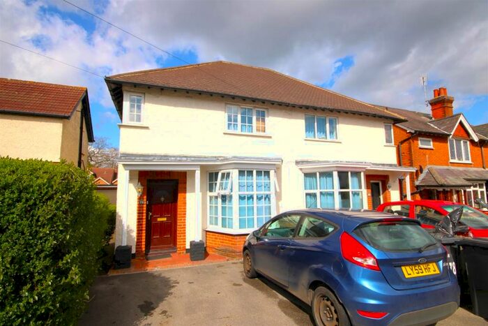 4 Bedroom Semi-Detached House To Rent In Aldershot Road, Guildford, GU2