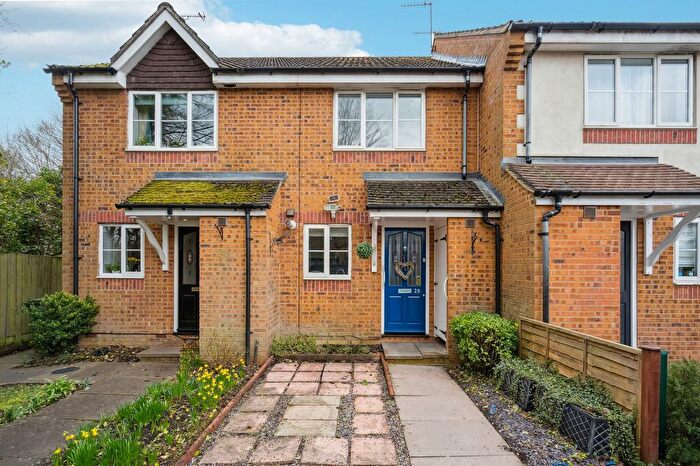 2 Bedroom Terraced House For Sale In Gisburne Way, Watford, WD24