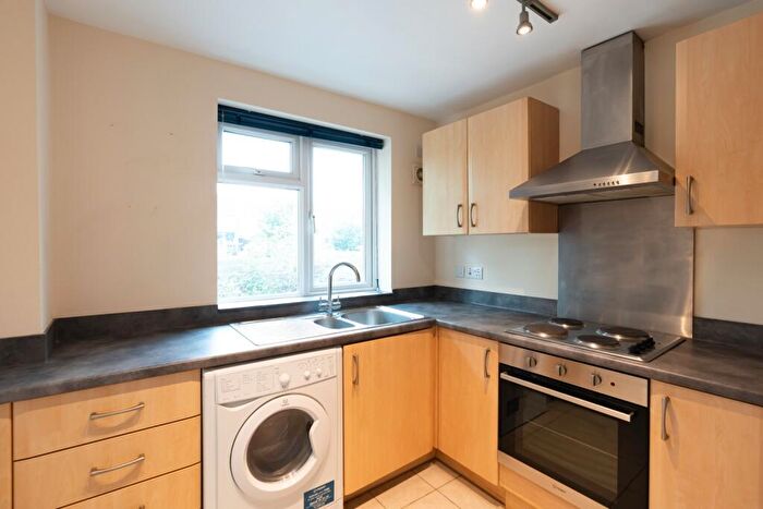 2 Bedroom Apartment To Rent In Moorland Close, Witney, OX28