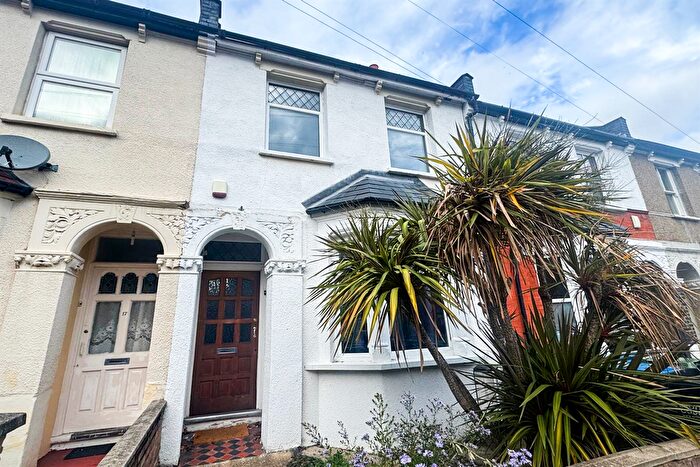 3 Bedroom Terraced House For Sale In Belmont Road, SE25