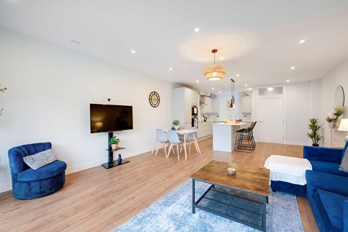 5 Bedroom Terraced House To Rent In Purley Rise, Purley, CR8