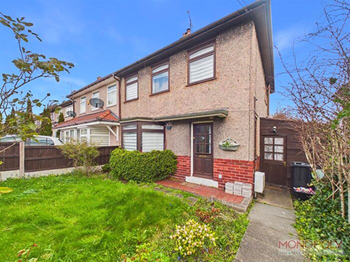 3 Bedroom Semi-Detached House For Sale In Warwick Avenue, Wrexham, LL13