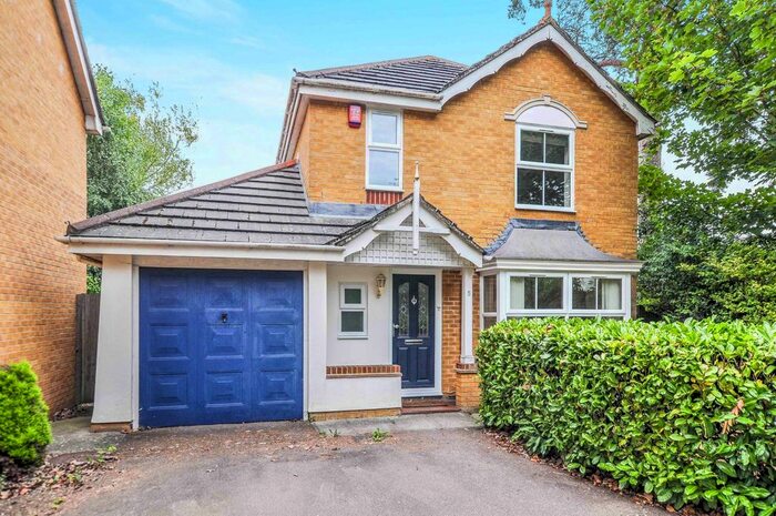 4 Bedroom Detached House To Rent In Carlton Close, Crawley, RH10