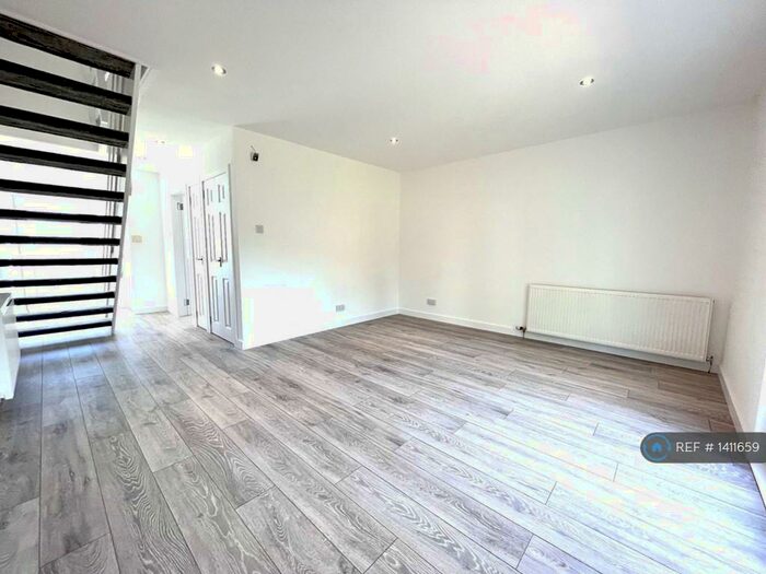 2 Bedroom Terraced House To Rent In Hazlehead Place, Aberdeen, AB15