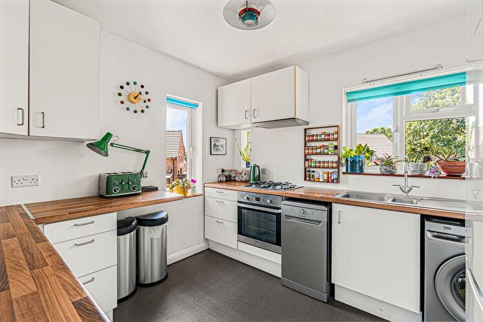 2 Bedroom Maisonette For Sale In Philip Road, Staines-Upon-Thames, TW18