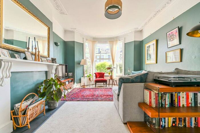 2 Bedroom Flat To Rent In Franconia Road, Abbeville Village, London, SW4