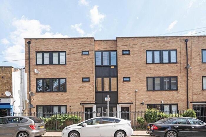 2 Bedroom Flat To Rent In Cleveland Way, Tower Hamlets, London, E1