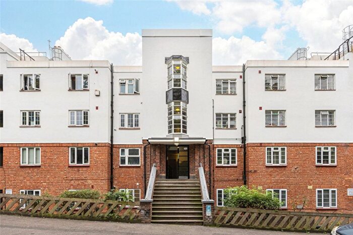 2 Bedroom Flat For Sale In The Woodlands, London, SE19