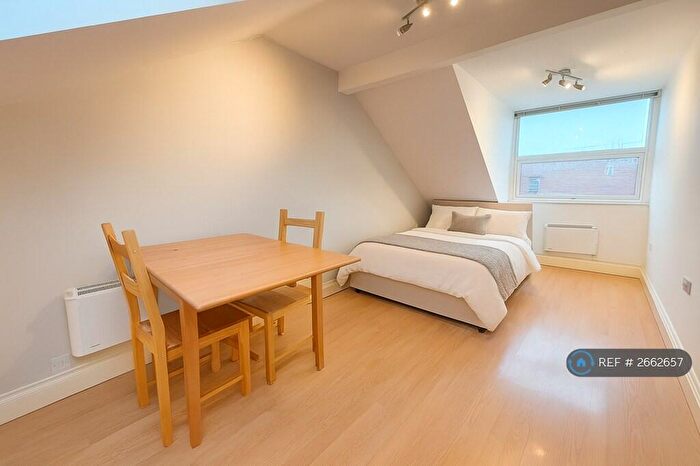 Studio To Rent In Fairbridge Road, Archway, N19