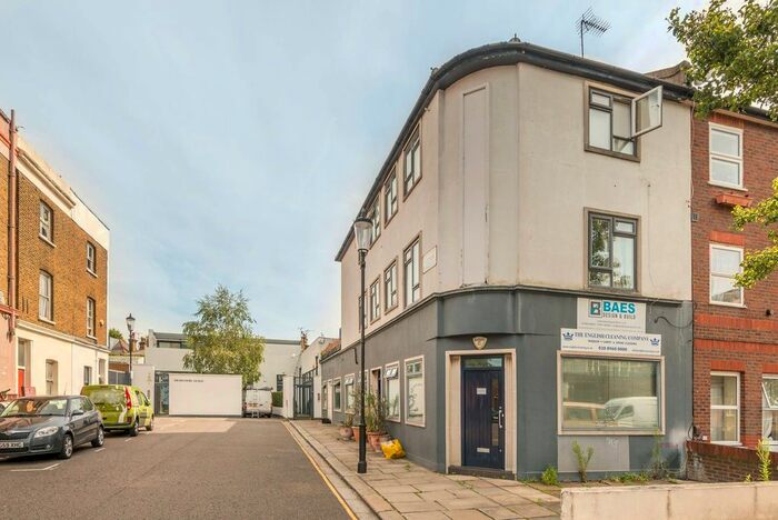 1 Bedroom Flat To Rent In Latimer Road, North Kensington, London, W10