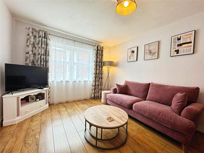 1 Bedroom Flat For Sale In Queens Road, Chester, Cheshire, CH1