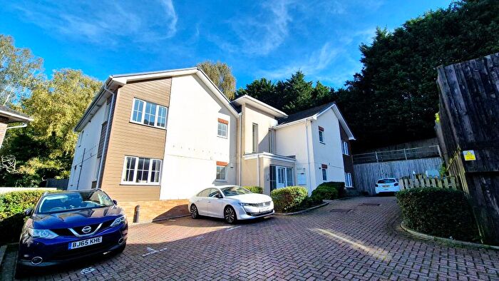 2 Bedroom Flat For Sale In West End, Southampton, SO18