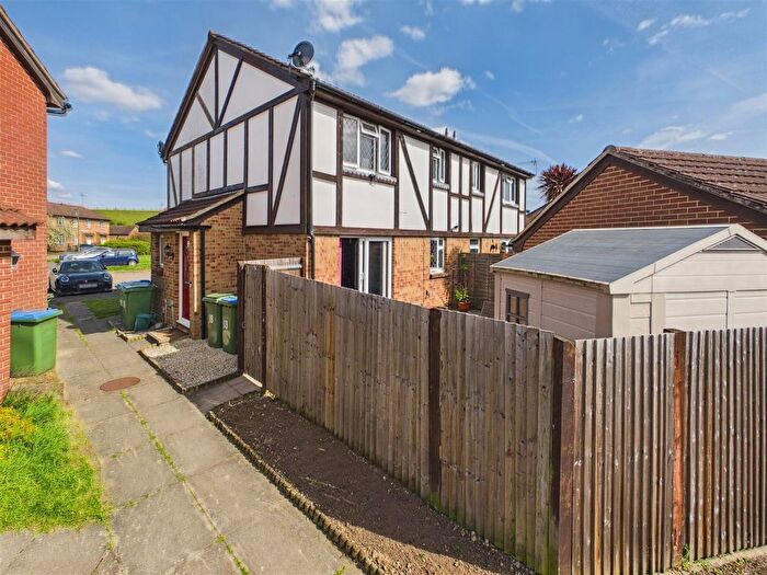 1 Bedroom Property For Sale In Telford Drive, Walton-On-Thames, KT12