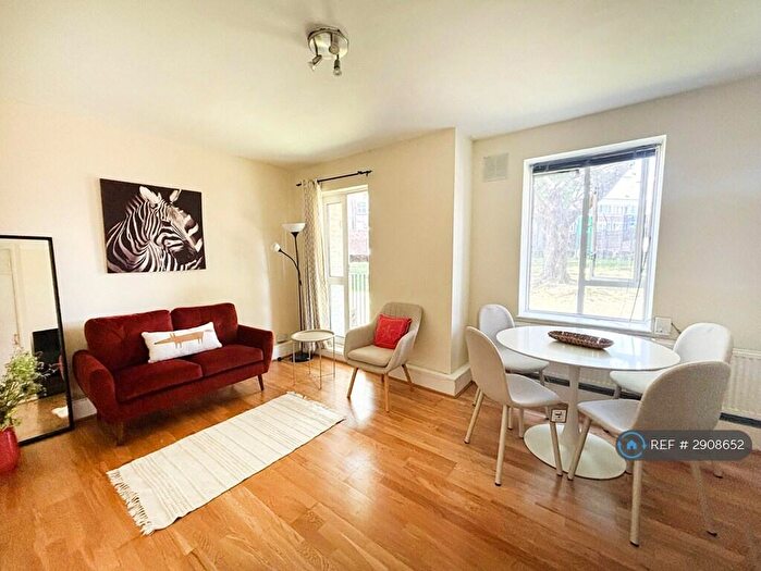 2 Bedroom Flat To Rent In Turnbull House, London, N1