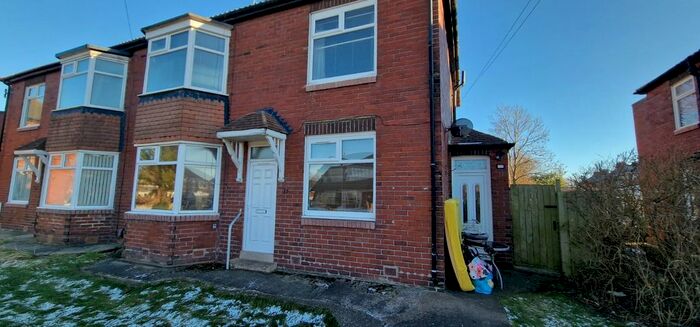 2 Bedroom Flat To Rent In Woodgate Lane, Bill Quay, Gateshead, NE10