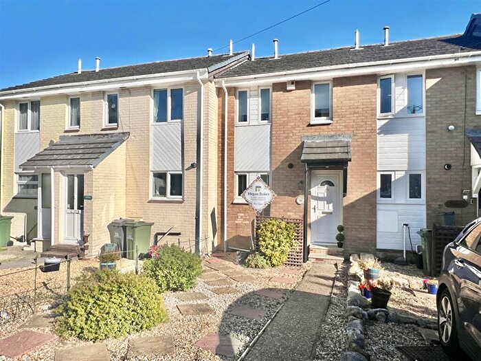 2 Bedroom Terraced House For Sale In The Mall, Brading, PO36