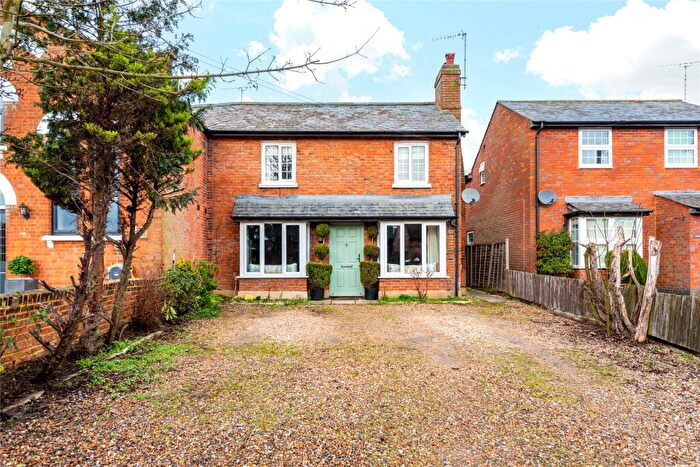 4 Bedroom Link Detached House For Sale In Aylesbury Road, Bierton, Aylesbury, Buckinghamshire, HP22