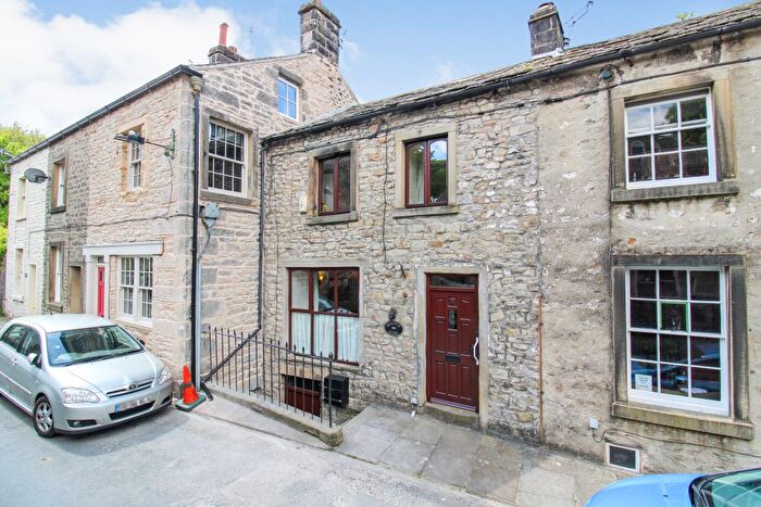 2 Bedroom Terraced House For Sale In Victoria Street, Settle, BD24