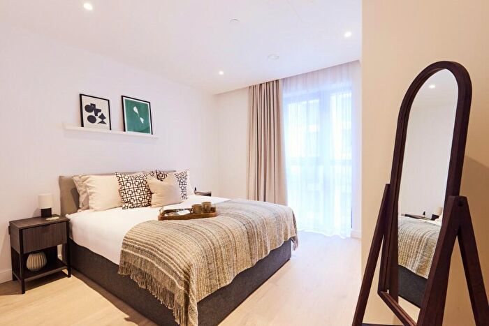 3 Bedroom Apartment To Rent In New Drum Street, London, E1