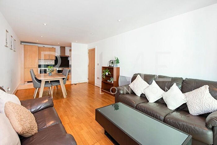 2 Bedroom Flat To Rent In Flagstaff House, St George Wharf, Vauxhall, SW8