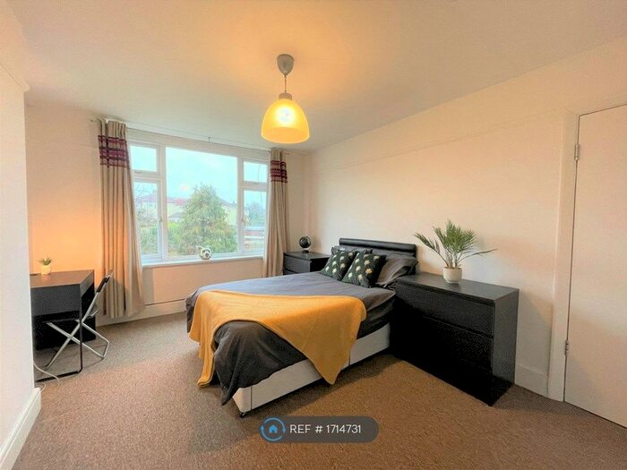 7 Bedroom Semi-Detached House To Rent In Kenmore Grove, Bristol, BS7