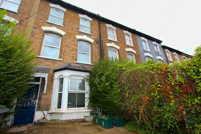 2 Bedroom Flat To Rent In White Hart Lane, Wood Green, N22