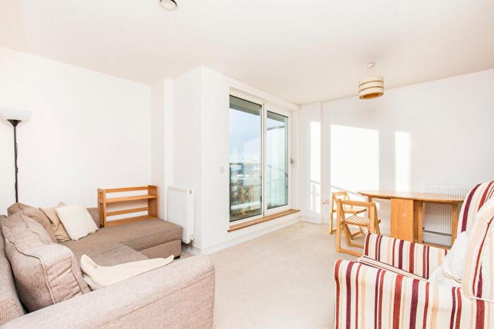 1 Bedroom Flat To Rent In Ocean Way, Southampton, SO14