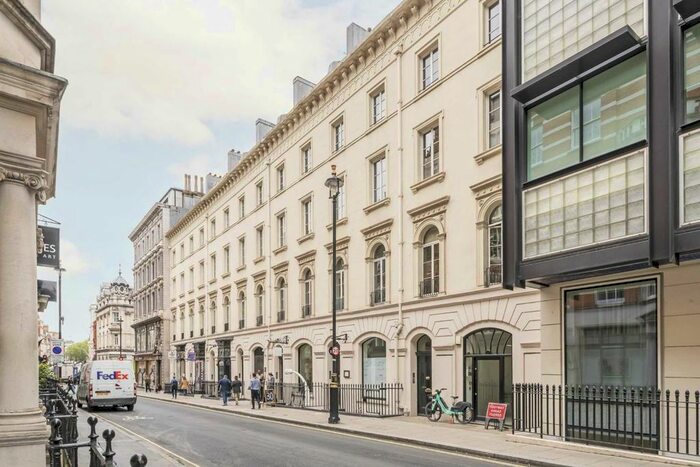 3 Bedroom Flat To Rent In Maddox Street, London, W1S