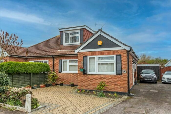 4 Bedroom Bungalow To Rent In North Crescent, Southend-On-Sea, SS2
