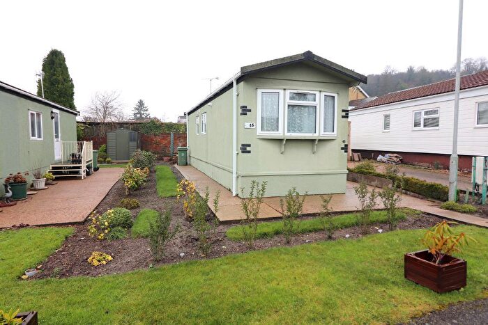 1 Bedroom Park Home To Rent In Castle Hill Road, Totternhoe, Dunstable, LU6
