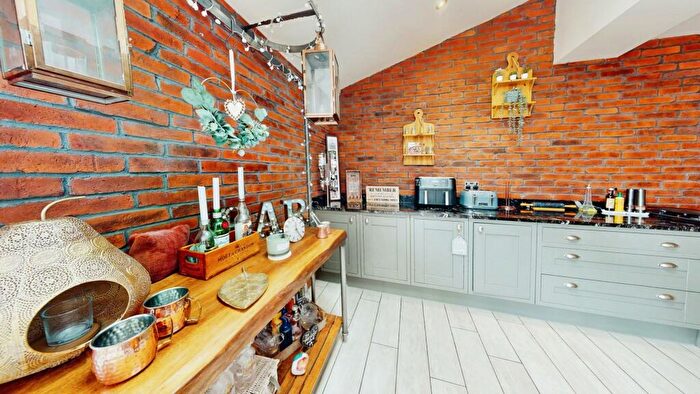 4 Bedroom Semi-Detached House To Rent In Llwynderw Rd, Whitchurch, Cardiff, CF14