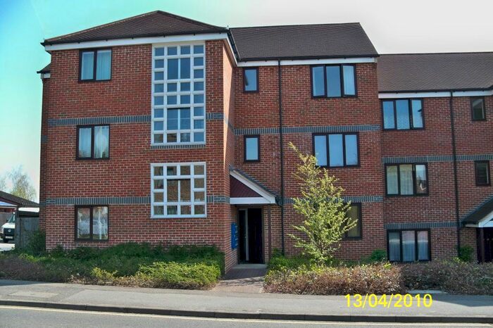 1 Bedroom Flat To Rent In St. Laurence Way, Slough, SL1
