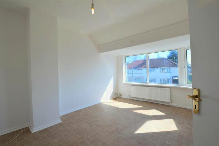 1 Bedroom Maisonette To Rent In Stafford Avenue, Farnham Royal, Slough, SL2