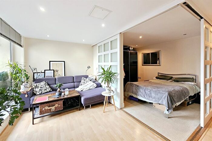 1 Bedroom Flat To Rent In Wards Wharf Approach, E16